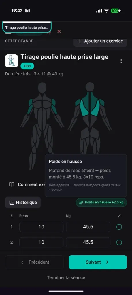 In-session view with the 'Poids en hausse +2.5 kg' progression coach popover.